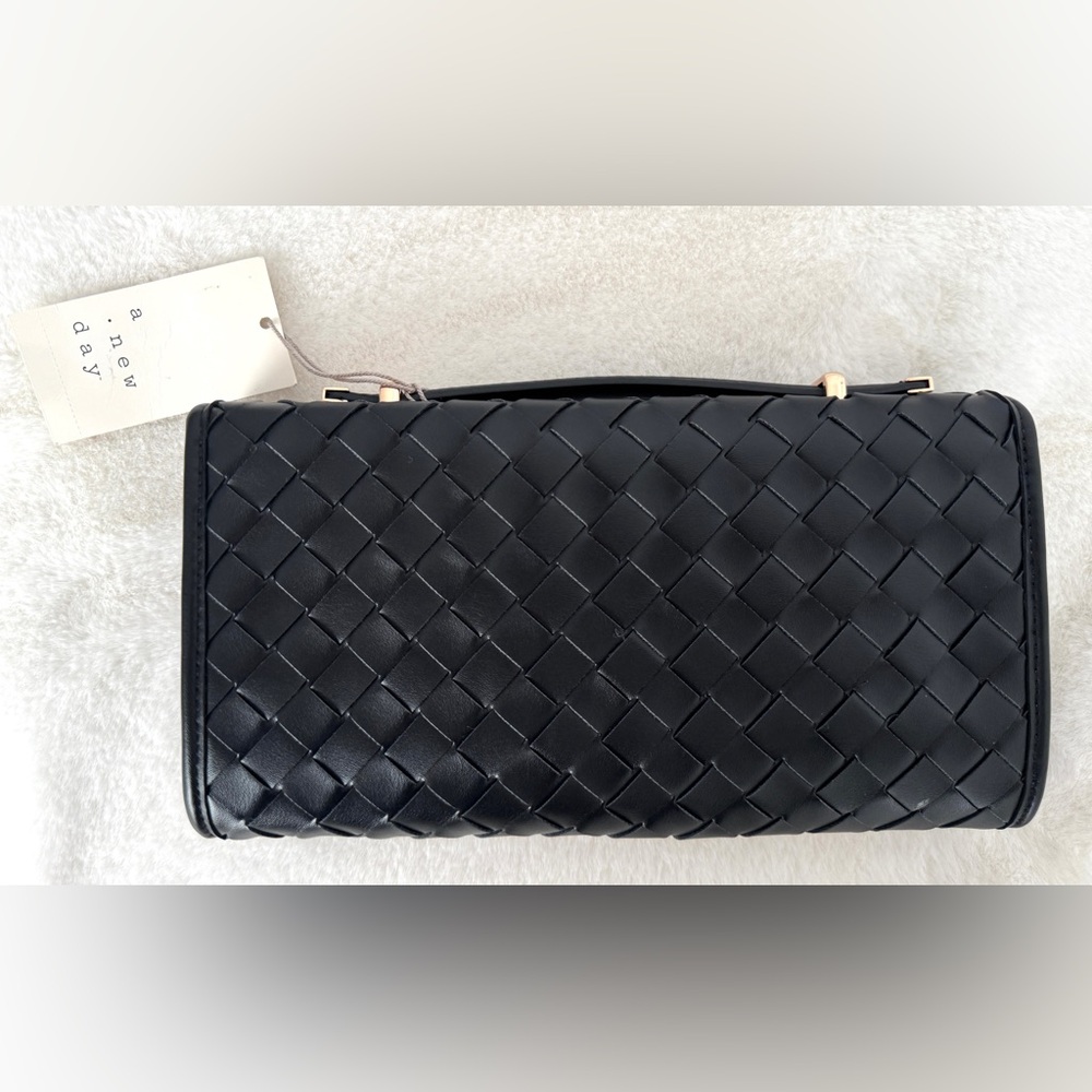 A New Day Black Faux Leather Woven Clutch - NWT - Picture 3 of 7